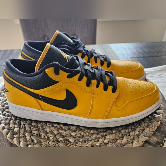 Air Jordan 1 Low Nike Sneakers - Picture 1 of 8